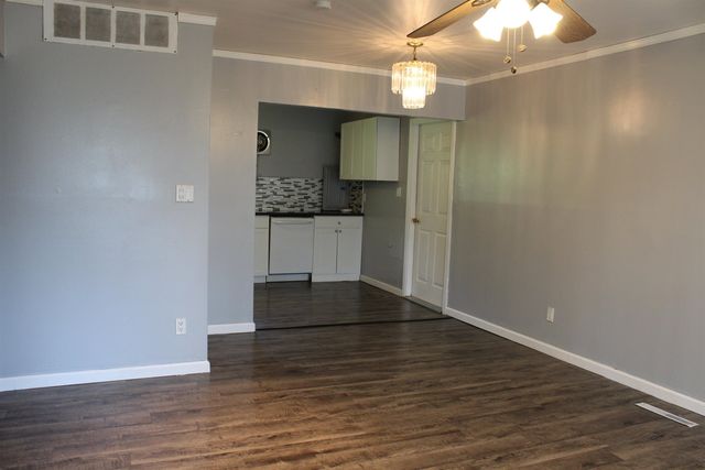 22020 Sunset Boulevard, Oak Park, MI 48237