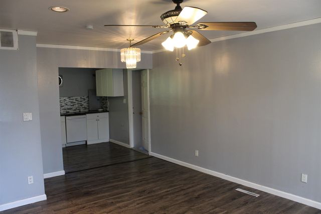 22020 Sunset Boulevard, Oak Park, MI 48237