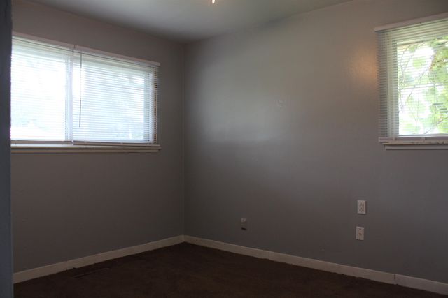 22020 Sunset Boulevard, Oak Park, MI 48237