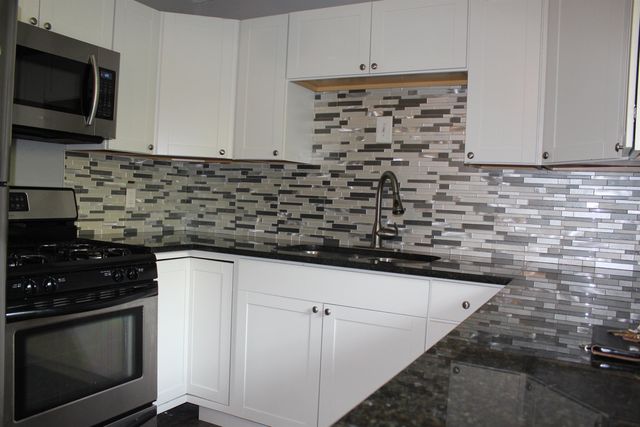 22020 Sunset Boulevard, Oak Park, MI 48237