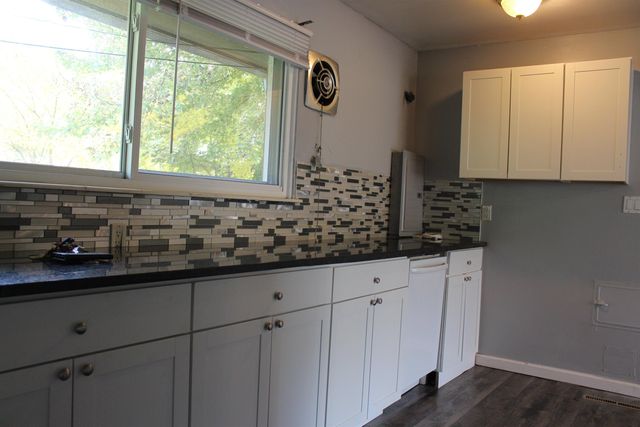 22020 Sunset Boulevard, Oak Park, MI 48237