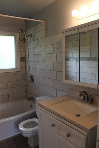 22020 Sunset Boulevard, Oak Park, MI 48237