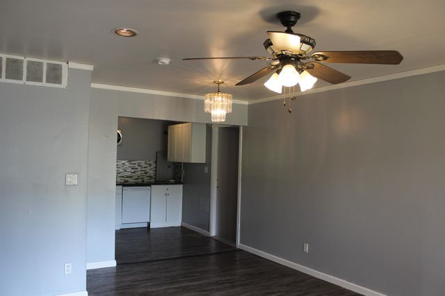 22020 Sunset Boulevard, Oak Park, MI 48237
