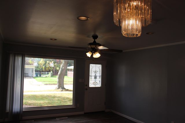 22020 Sunset Boulevard, Oak Park, MI 48237