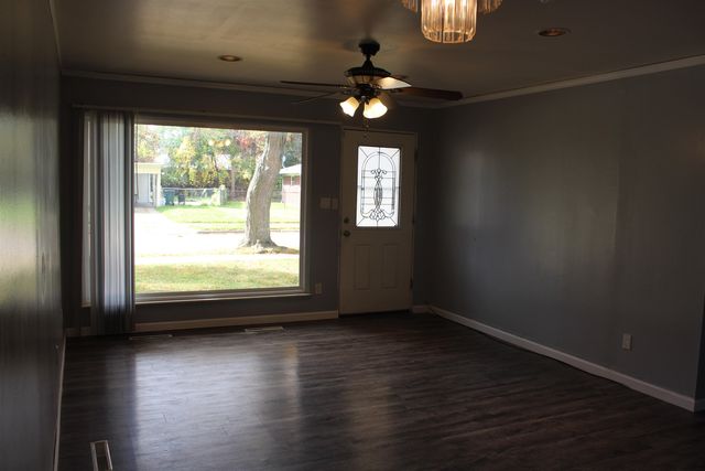 22020 Sunset Boulevard, Oak Park, MI 48237