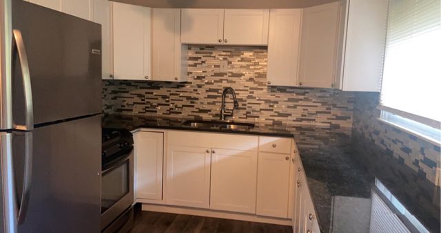 22020 Sunset Boulevard, Oak Park, MI 48237