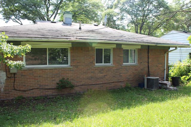 22020 Sunset Boulevard, Oak Park, MI 48237
