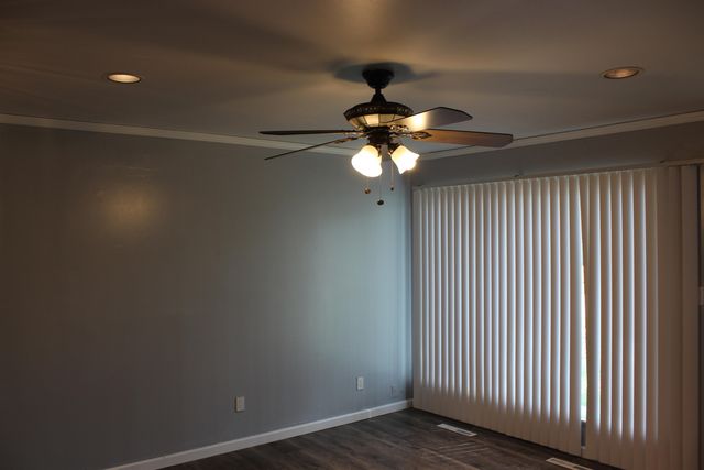 22020 Sunset Boulevard, Oak Park, MI 48237