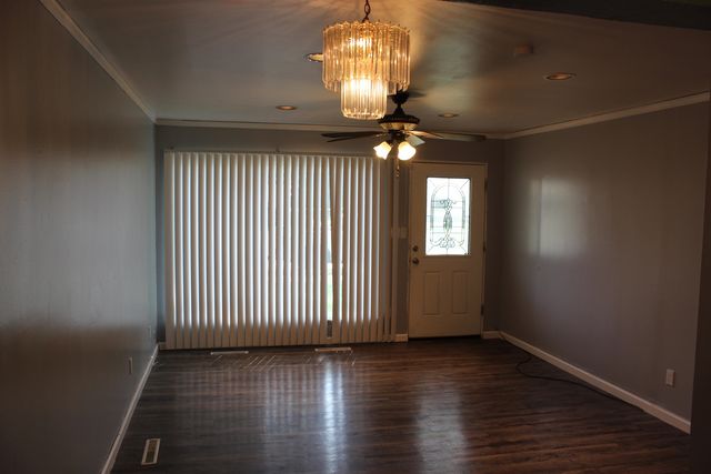 22020 Sunset Boulevard, Oak Park, MI 48237