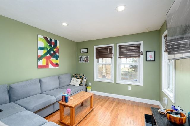 22 Quobaug Avenue, Oxford, MA 01540