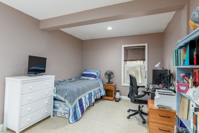 22 Quobaug Avenue, Oxford, MA 01540