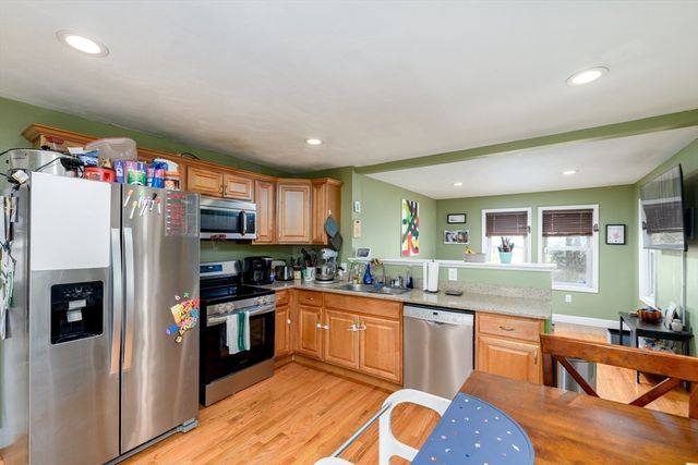 22 Quobaug Avenue, Oxford, MA 01540