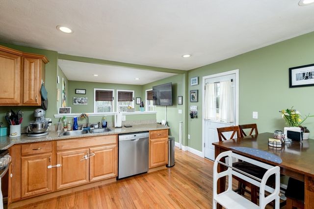 22 Quobaug Avenue, Oxford, MA 01540
