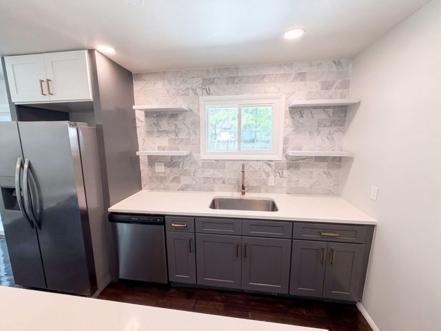 2590 Swansea Road, Upper Arlington, OH 43221