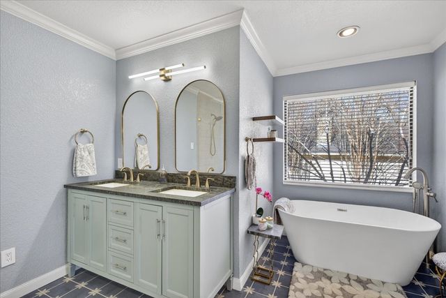 353 Winding Shore Drive, Tool, TX 75143