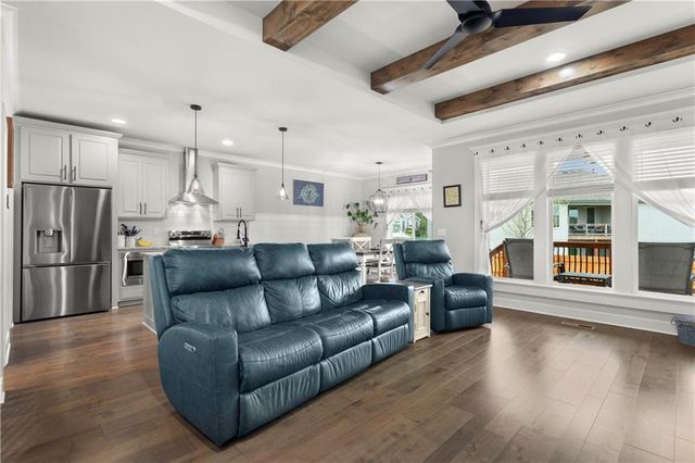 1102 NW Aspen Court, Grain Valley, MO 64029