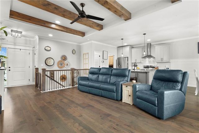 1102 NW Aspen Court, Grain Valley, MO 64029