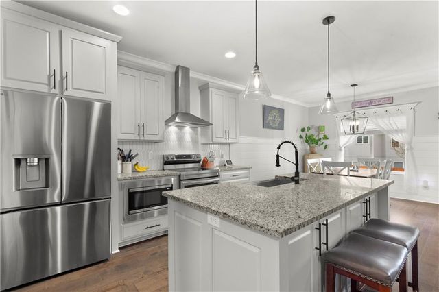 1102 NW Aspen Court, Grain Valley, MO 64029