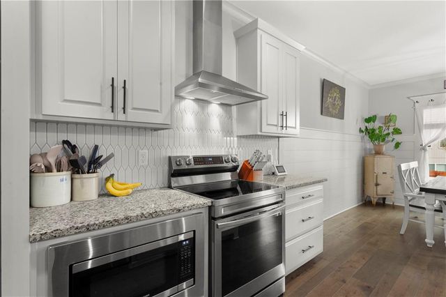 1102 NW Aspen Court, Grain Valley, MO 64029