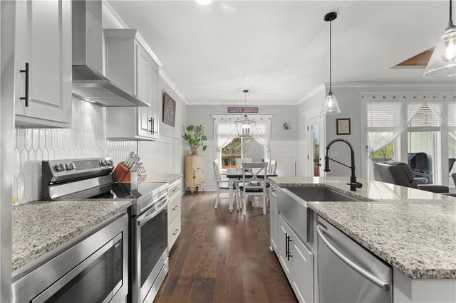 1102 NW Aspen Court, Grain Valley, MO 64029
