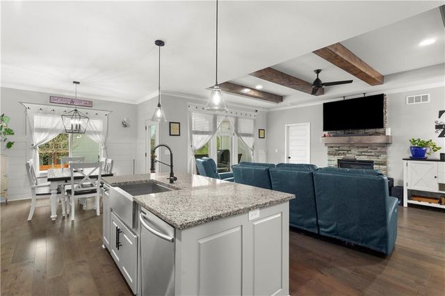 1102 NW Aspen Court, Grain Valley, MO 64029