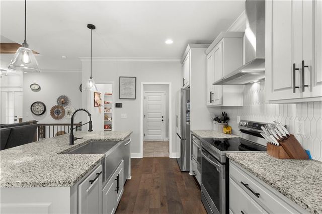 1102 NW Aspen Court, Grain Valley, MO 64029