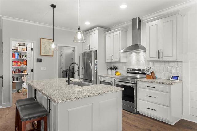1102 NW Aspen Court, Grain Valley, MO 64029