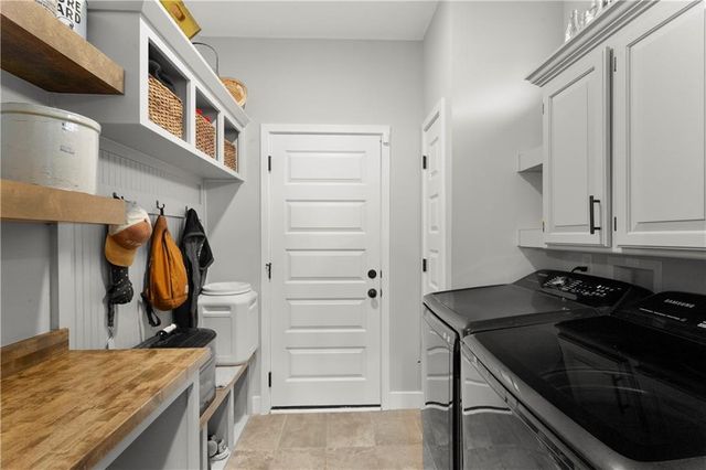 1102 NW Aspen Court, Grain Valley, MO 64029