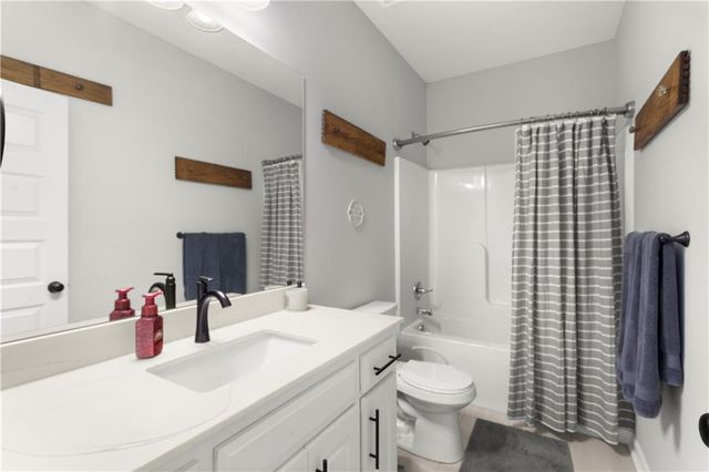 1102 NW Aspen Court, Grain Valley, MO 64029