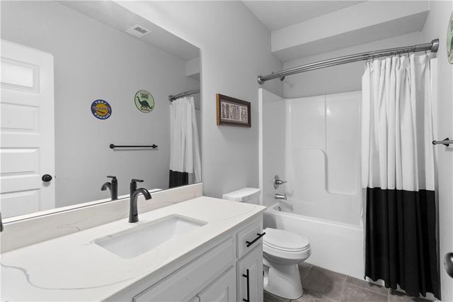 1102 NW Aspen Court, Grain Valley, MO 64029