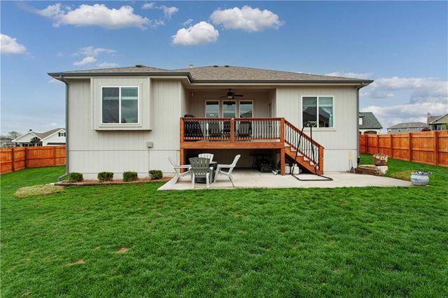 1102 NW Aspen Court, Grain Valley, MO 64029