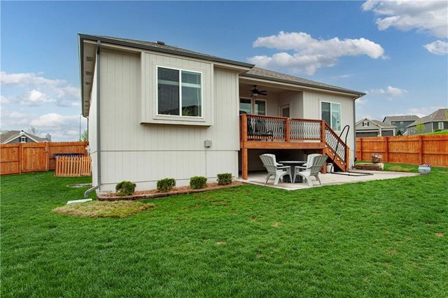 1102 NW Aspen Court, Grain Valley, MO 64029