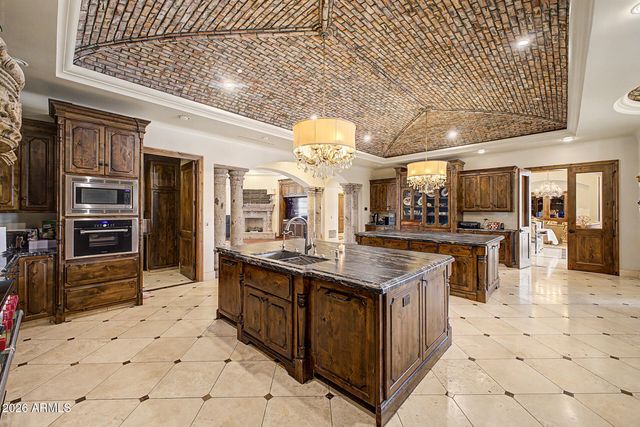 6525 N LOST DUTCHMAN Drive, Paradise Valley, AZ 85253