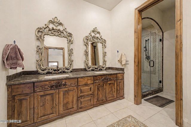 6525 N LOST DUTCHMAN Drive, Paradise Valley, AZ 85253