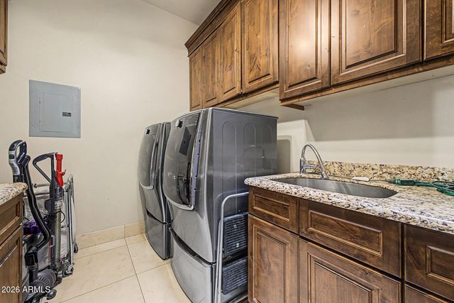 6525 N LOST DUTCHMAN Drive, Paradise Valley, AZ 85253