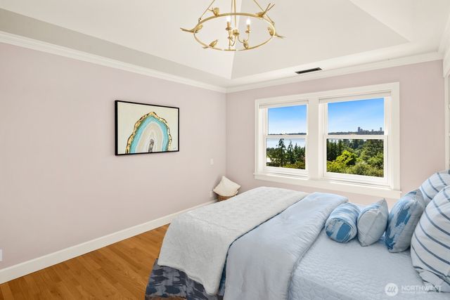 8443 NE 6th Street, Medina, WA 98039