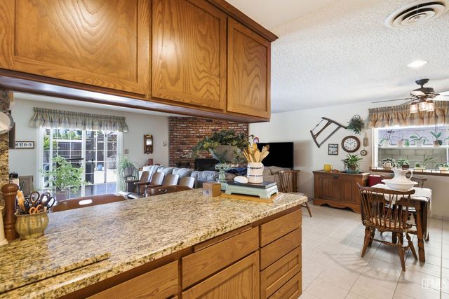 2711 Carlisle Court, Bakersfield, CA 93309