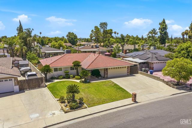 2711 Carlisle Court, Bakersfield, CA 93309