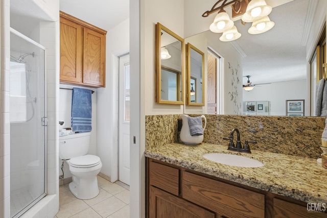 2711 Carlisle Court, Bakersfield, CA 93309