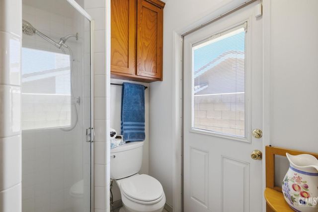 2711 Carlisle Court, Bakersfield, CA 93309