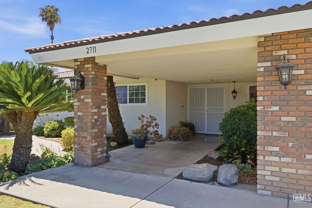 2711 Carlisle Court, Bakersfield, CA 93309