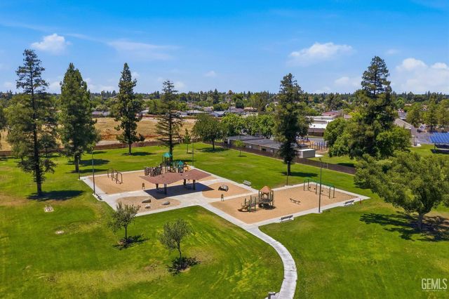 2711 Carlisle Court, Bakersfield, CA 93309