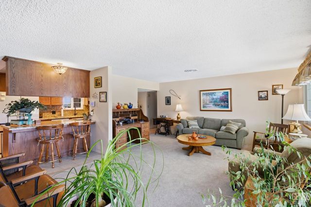 2711 Carlisle Court, Bakersfield, CA 93309