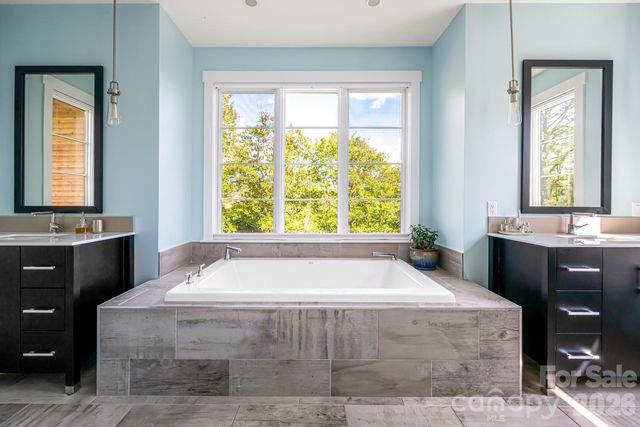 96 Gibson Road, Asheville, NC 28804