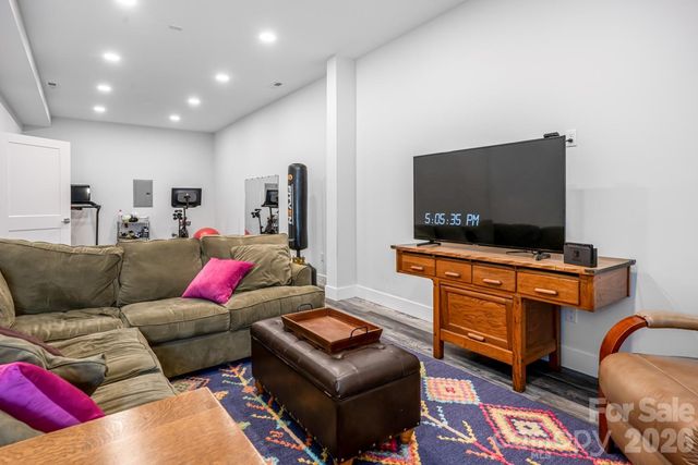 96 Gibson Road, Asheville, NC 28804