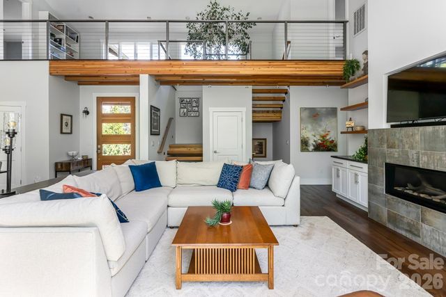 96 Gibson Road, Asheville, NC 28804
