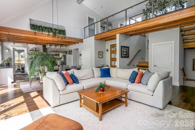 96 Gibson Road, Asheville, NC 28804