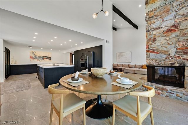 2213 Plaza Del Puerto, Las Vegas, NV 89102