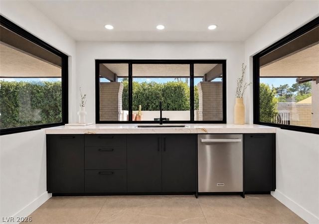 2213 Plaza Del Puerto, Las Vegas, NV 89102