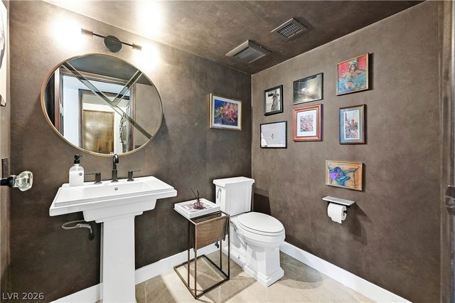 2213 Plaza Del Puerto, Las Vegas, NV 89102